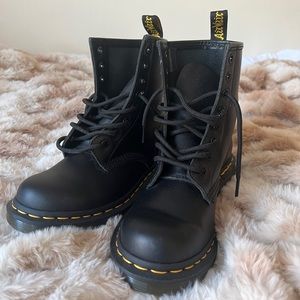 Dr. Martens 1460 Women’s Size 6!